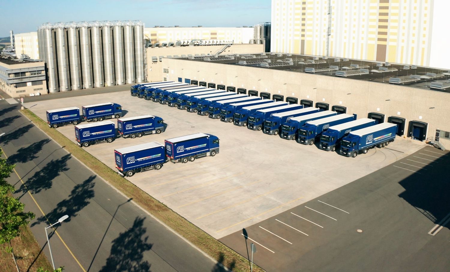 Bild zum Jobangebot LKW Fahrer (m/w/d)